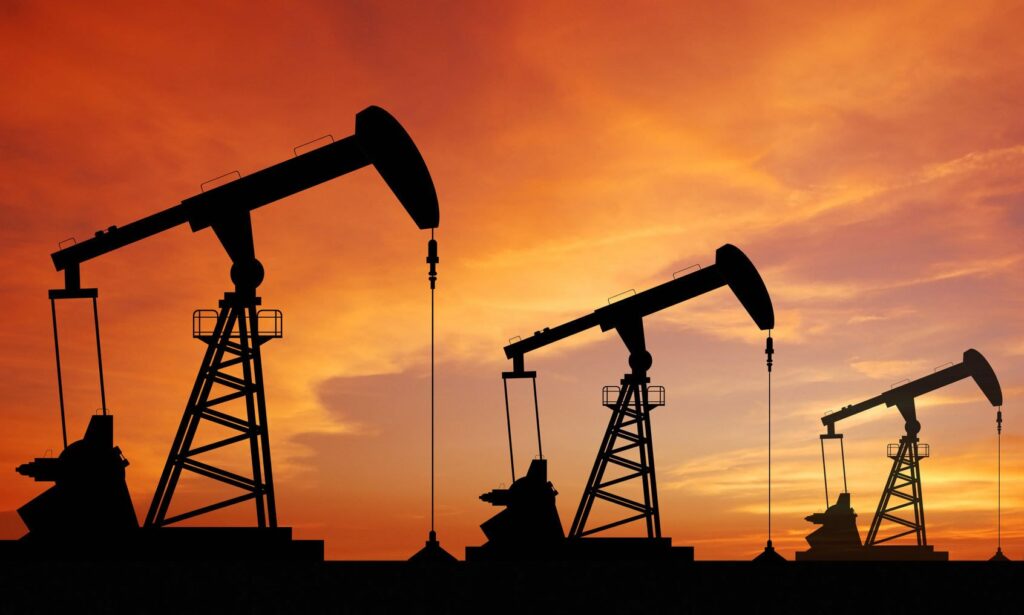 El WTI se dispara un 2,5% al finalizar el 2025