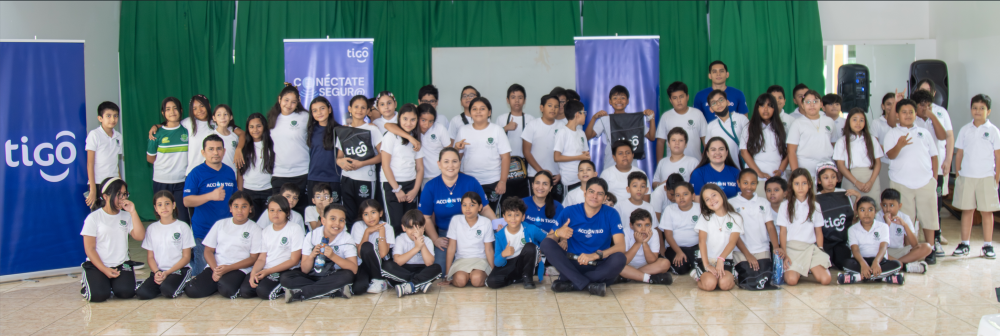 Estudiantes se conectan seguro con Tigo Nicaragua