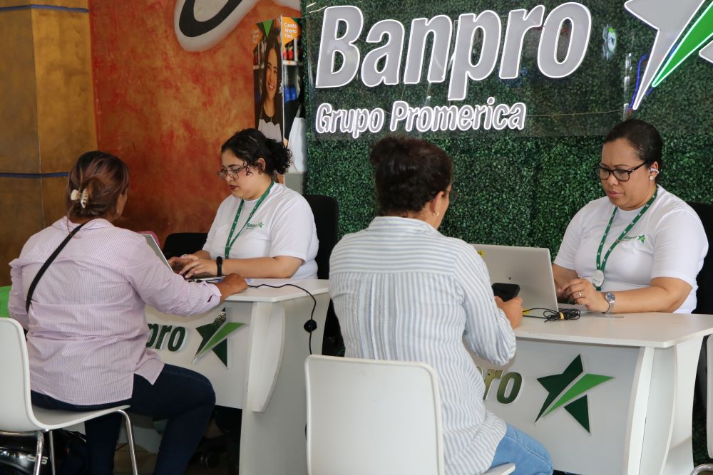 Banpro se acerca a sus clientes para promover sus servicios