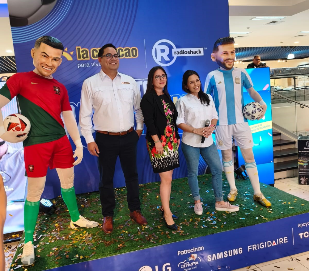 La Curacao y Radio Shack premian a los ganadores de "El pase mundialista" 