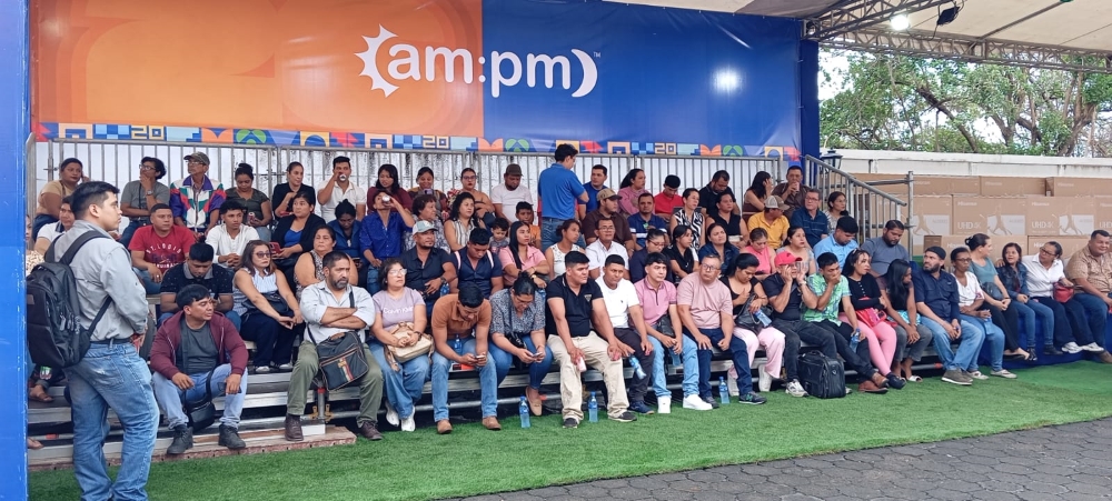 AMPM entrega 100 Televisores para vivir el Mundial a Toda Hora