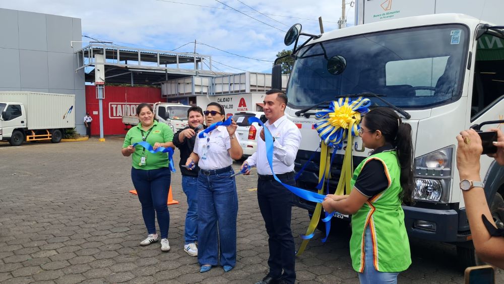 Walmart Nicaragua dona un camión nuevo y recursos económicos al Banco de Alimentos