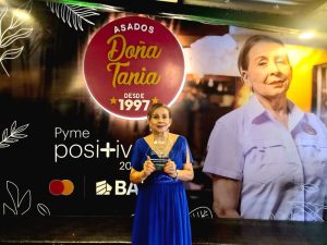 Celebra con asados Doña Tania su 29 aniversario