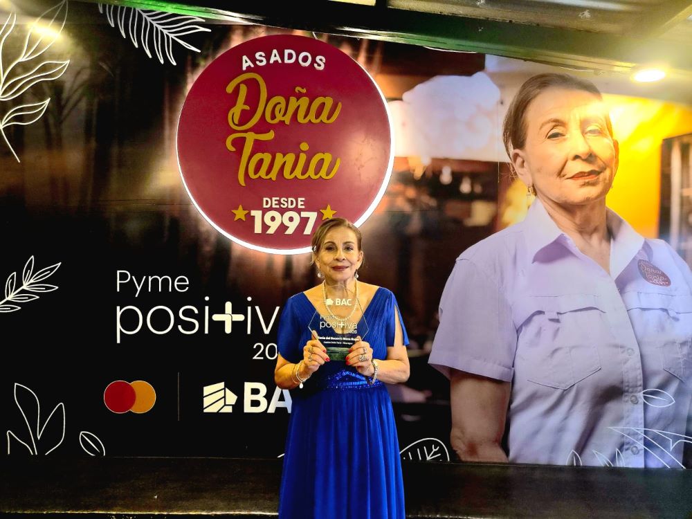 Celebra con asados Doña Tania su 29 aniversario