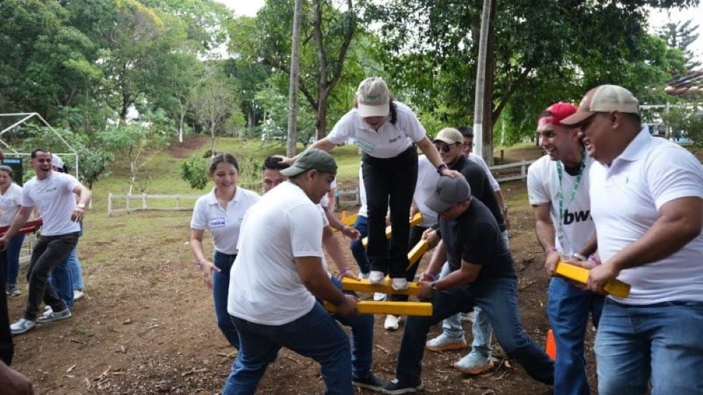 Banpro Impulsa el Trabajo en Equipo con Exitoso Team Building  
