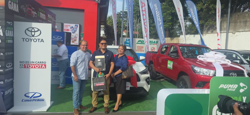 Jinotepino gana el primer Toyota Corolla Cross en la promoción "Ahorrá y Ganá" de Puma Energy