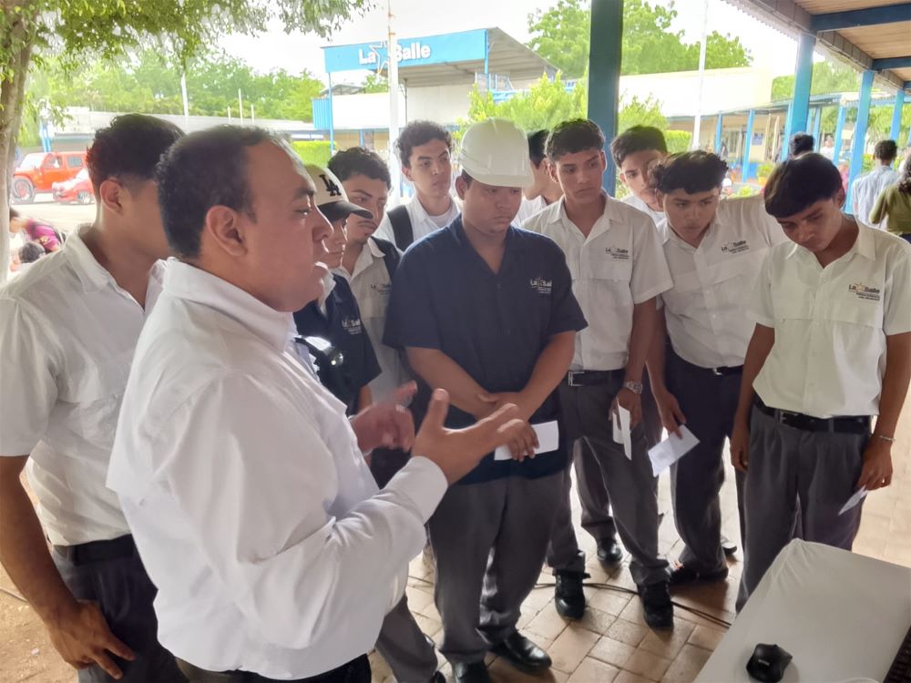 Condor Gold impulsa el talento joven con oportunidades laborales en León